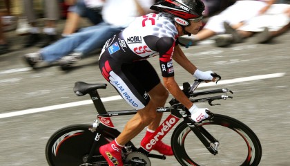 kaiyun网站-足球公益慈善赛火爆举办，善款用于青少年体育发展项目，慈善足球比赛