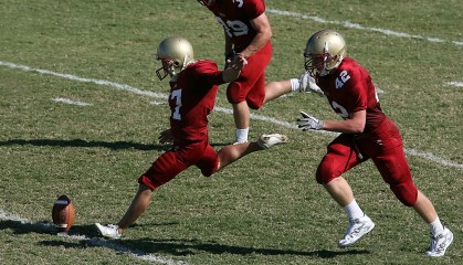 开云体育登入-极限悬崖飞跃挑战赛，勇敢者的极地极限盛宴，极限运动跳崖