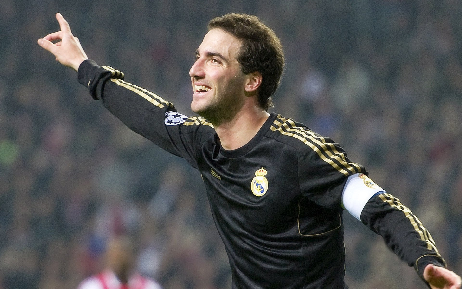 帕尔马老板豪掷千金，欲冲击顶级行列，帕尔马新老板